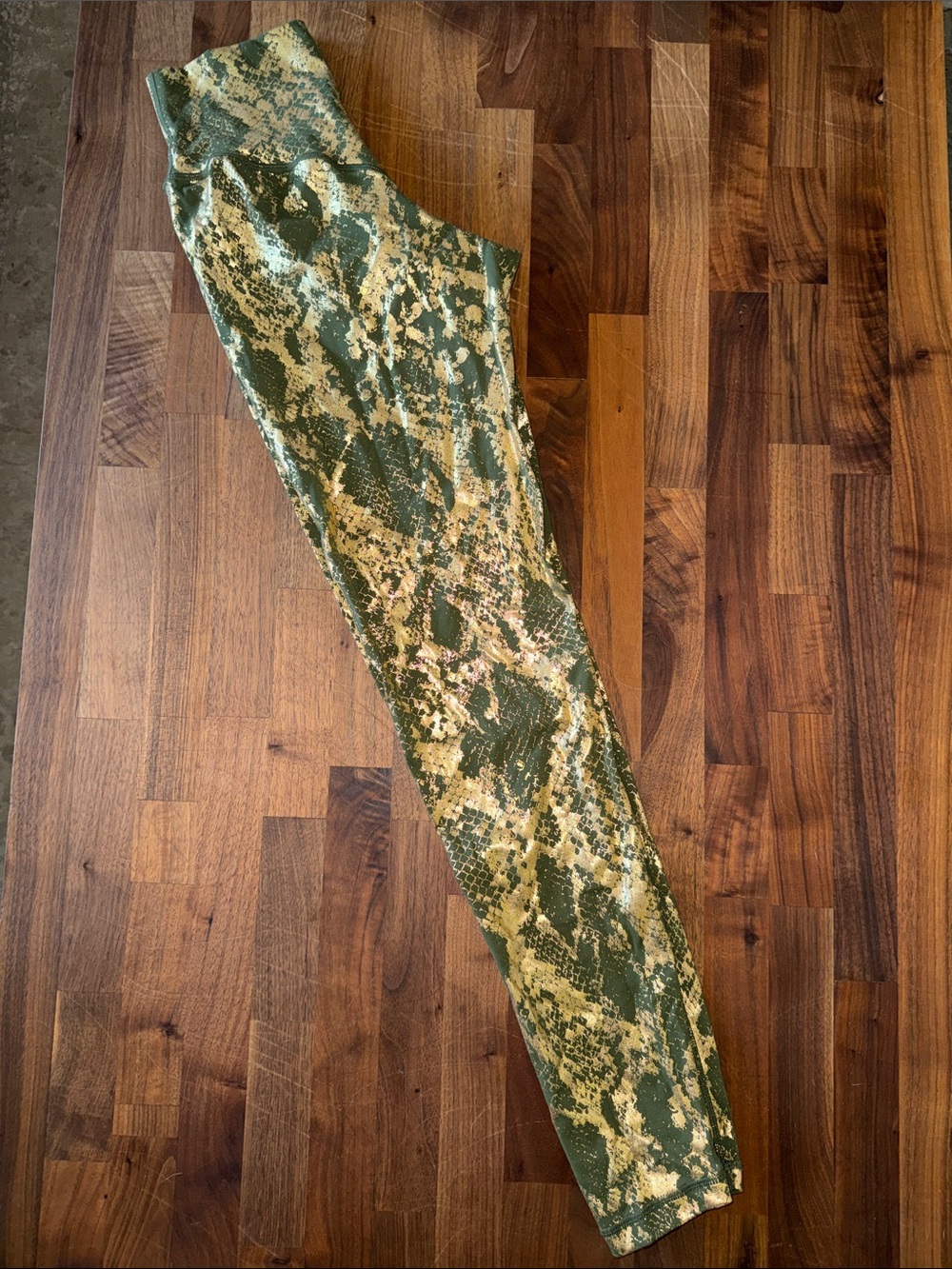Buff bunny Green & Gold Snake Print Leggings
